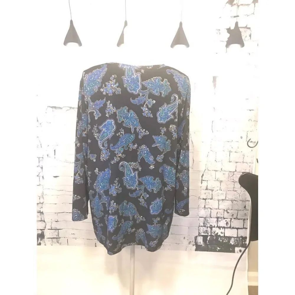 Beautiful flowered blouse - Picture 2 of 6